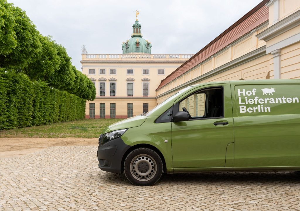 Hoflieferanten Berlin Catering Orangerie Lieferwagen