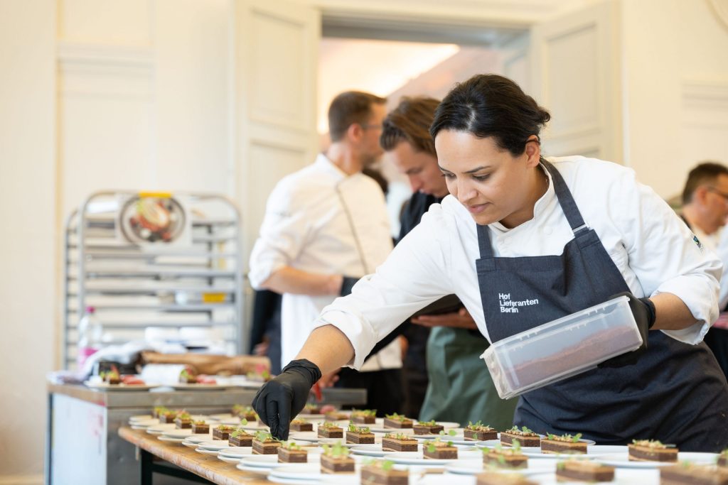 Hoflieferanten Berlin Catering Orangerie Küche Dessert letzte Feinheiten