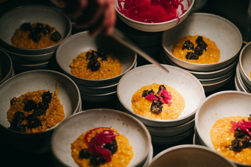 Hoflieferanten Berlin Catering Rent.Group Küchenpersonal – letzte Feinheiten