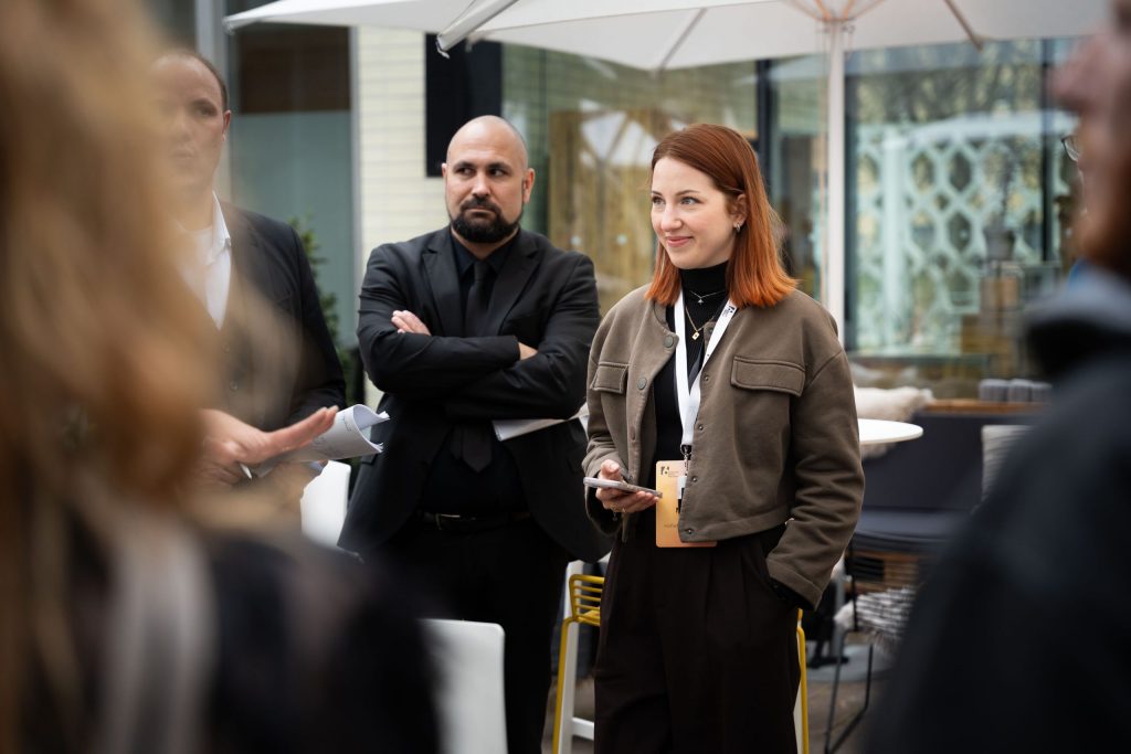 Hoflieferanten Berlin Catering Erfolgreiche Projektleitung- Projektleiter-Briefing mit Service Team